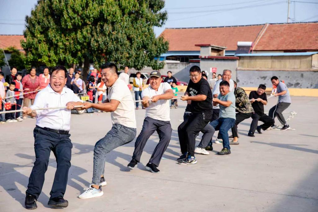 高柳赵家拔河赛 (2).jpg 高柳赵家拔河赛 (2).jpg